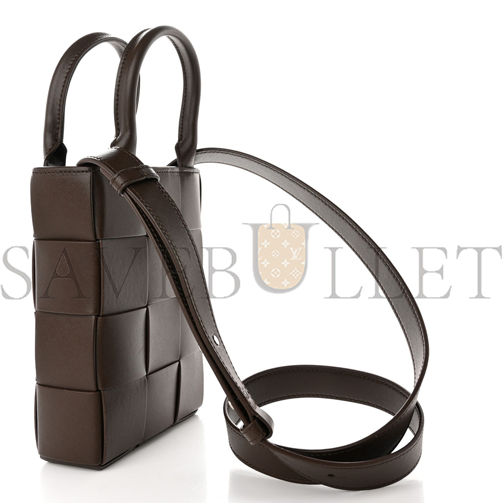 BOTTEGA VENETA LAMBSKIN MAXI INTRECCIATO MINI NORTH SOUTH CASSETTE TOTE LIGHT BROWN (24*14*5cm) BOTTEGA VENETA LAMBSKIN MAXI INTRECCIATO MINI NORTH SOUTH CASSETTE TOTE LIGHT BROWN (24*14*5cm)