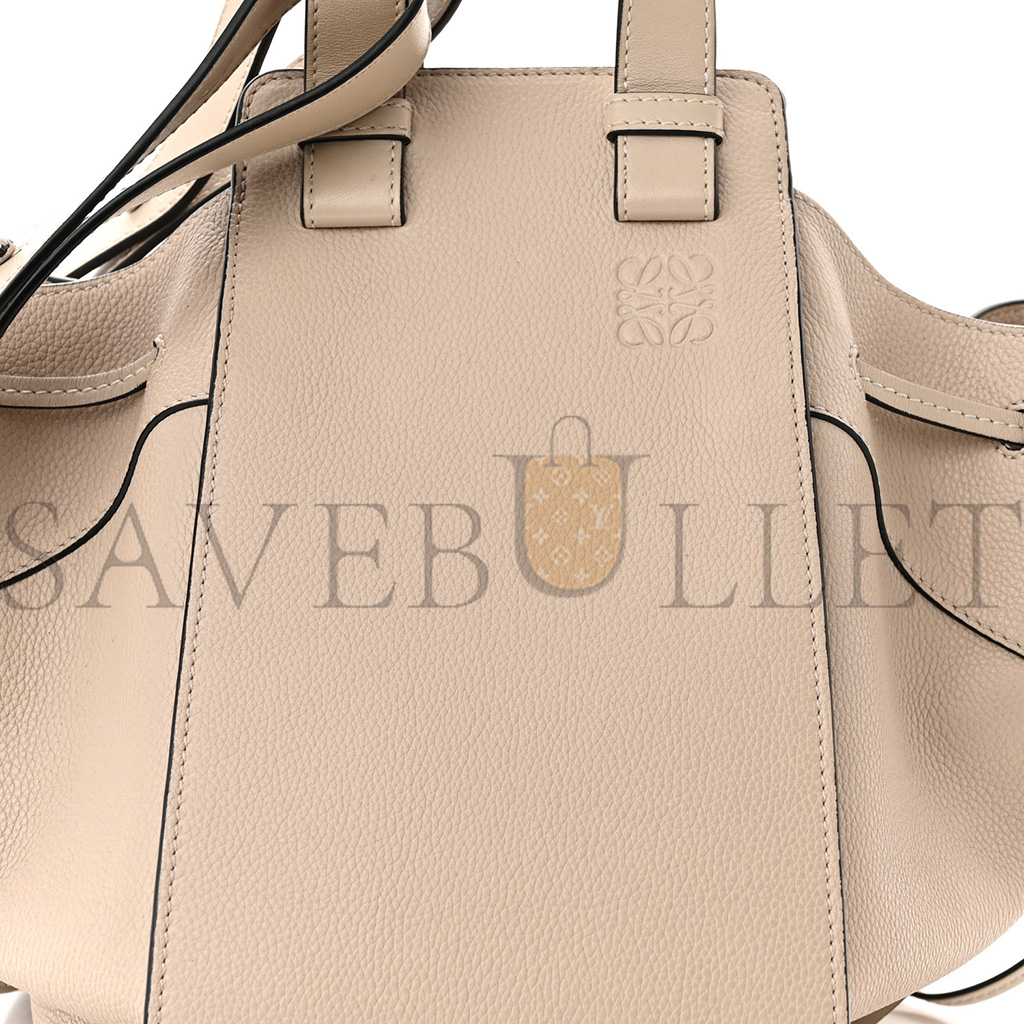 LOEWE GRAINED CALFSKIN SMALL HAMMOCK SHOULDER BAG SAND (30*25*13.5cm) LOEWE GRAINED CALFSKIN SMALL HAMMOCK SHOULDER BAG SAND (30*25*13.5cm)